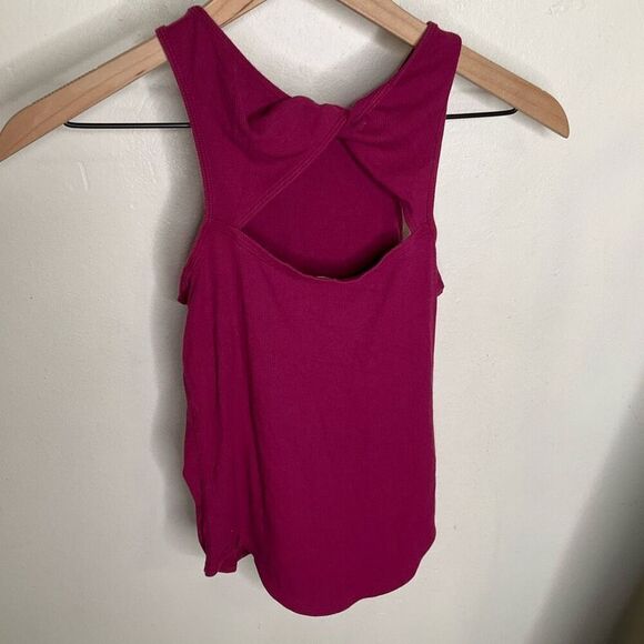 Lululemon Ribbed Modal Silk Twist-Back Yoga Tank - Picture 4 of 5